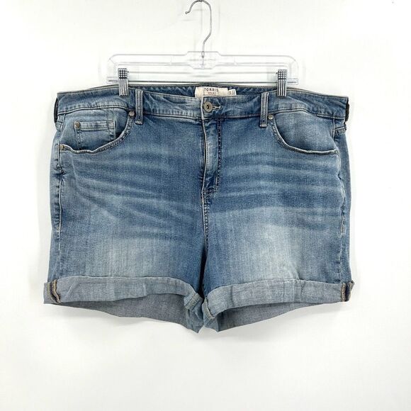TORRID First At Fit Stretch Denim Cuffed Blue Jean Shorts Size 22 - Picture 1 of 4